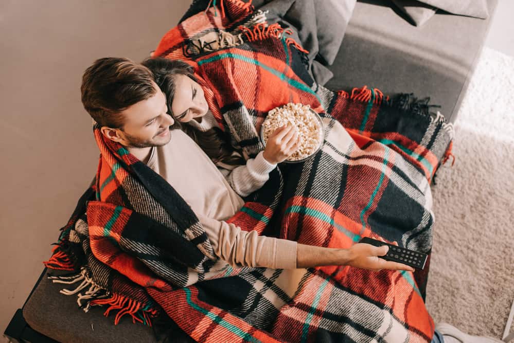 coupleblanketmoviesp Living On The Cheap